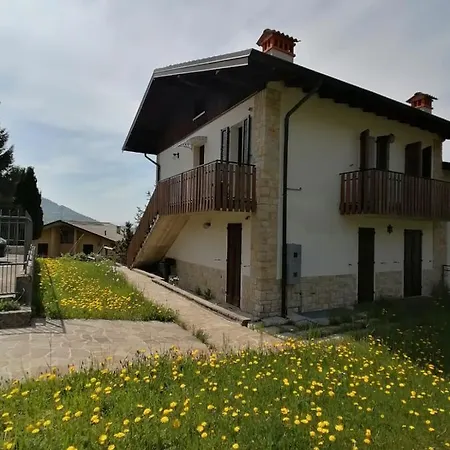 Casa Vacanze Fai Bei Sogni Apartment Zambla Alta
